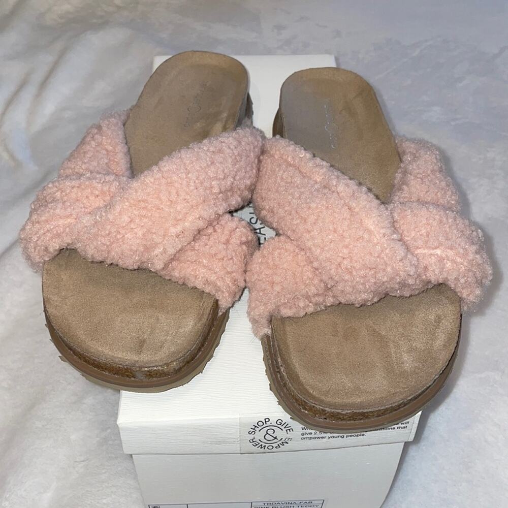 New Treasure & Bond slides,sandals, flip flops,  sz 7M , pink blush teddy